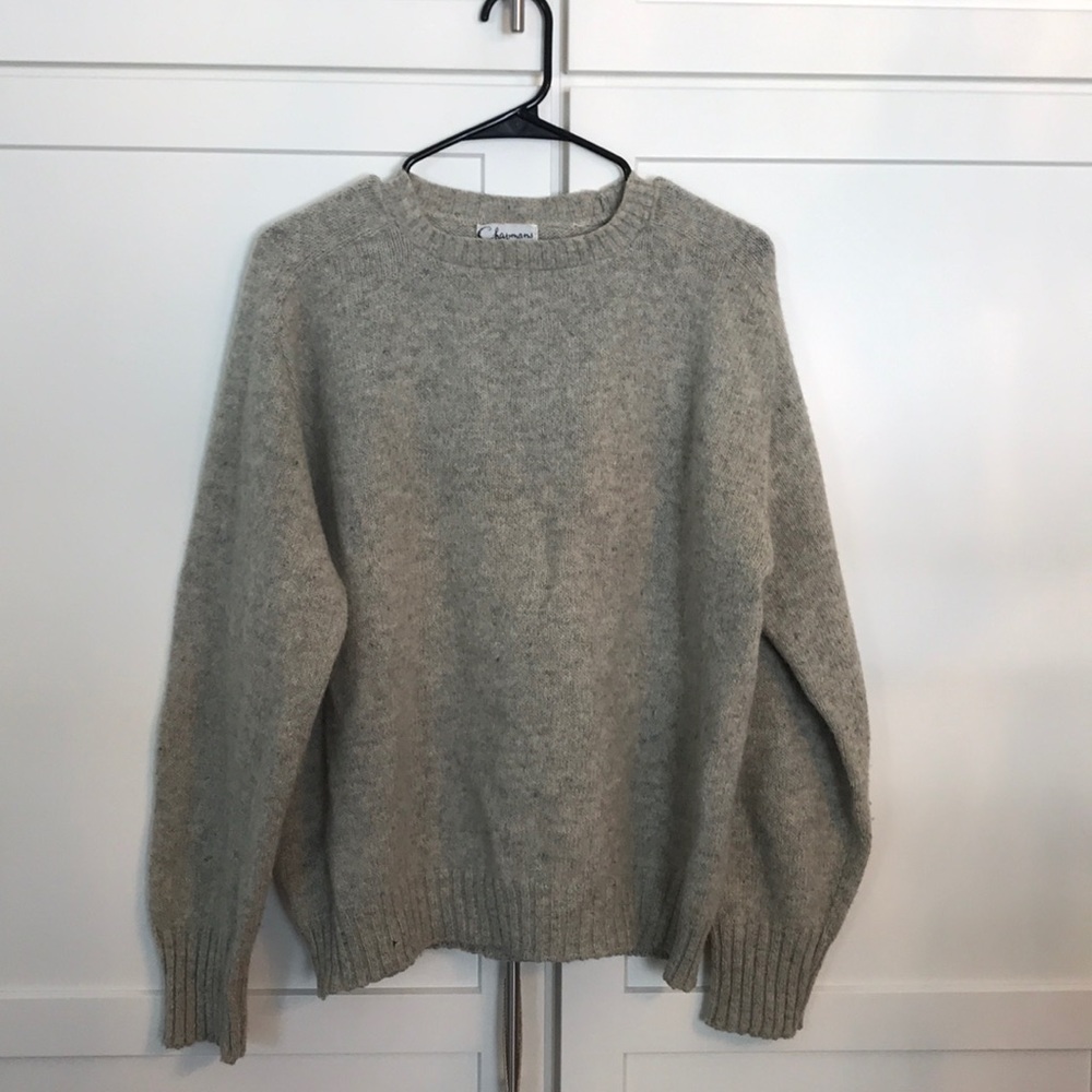 ‼️Vintage looking Grey Sweater‼️